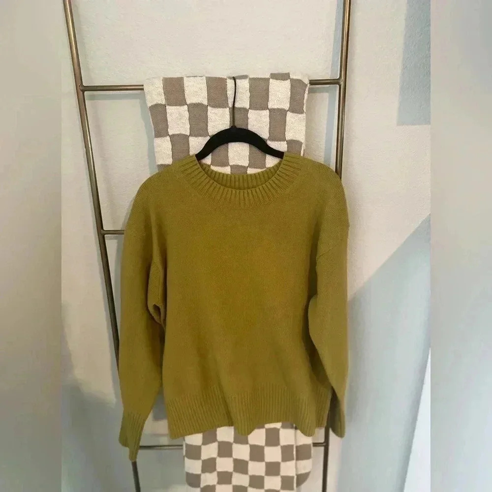 Banana Republic Olive Green Crewneck Sweater